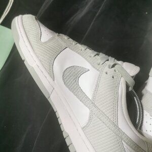 10.5 Women Nike dunk corduroy